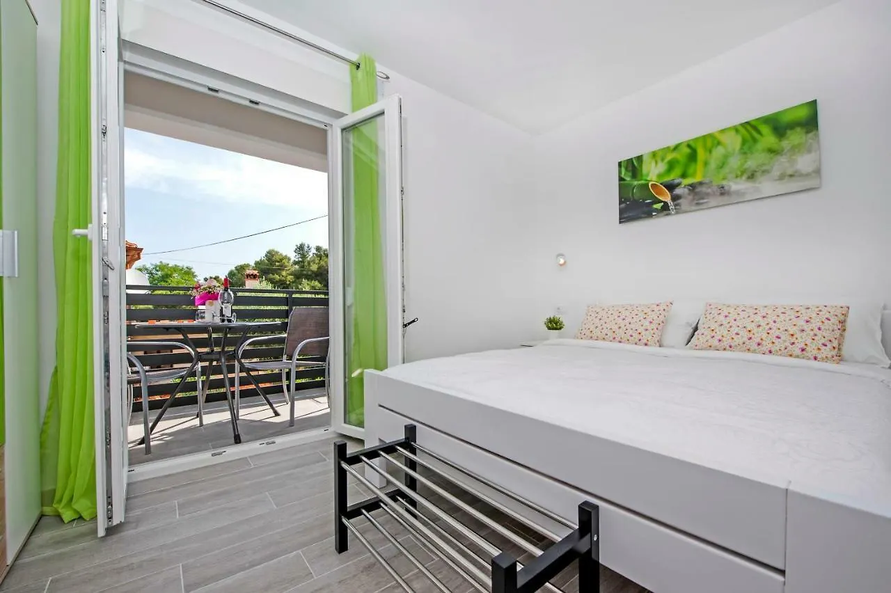 Apartment And Studio Tereza Rovinj 0*,