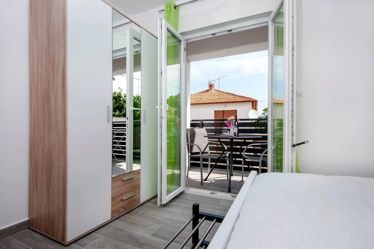 Apartment And Studio Tereza Rovinj 0*,