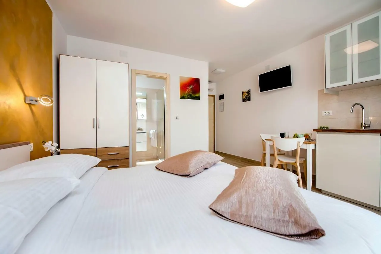 Apartment And Studio Tereza Rovinj 0*,